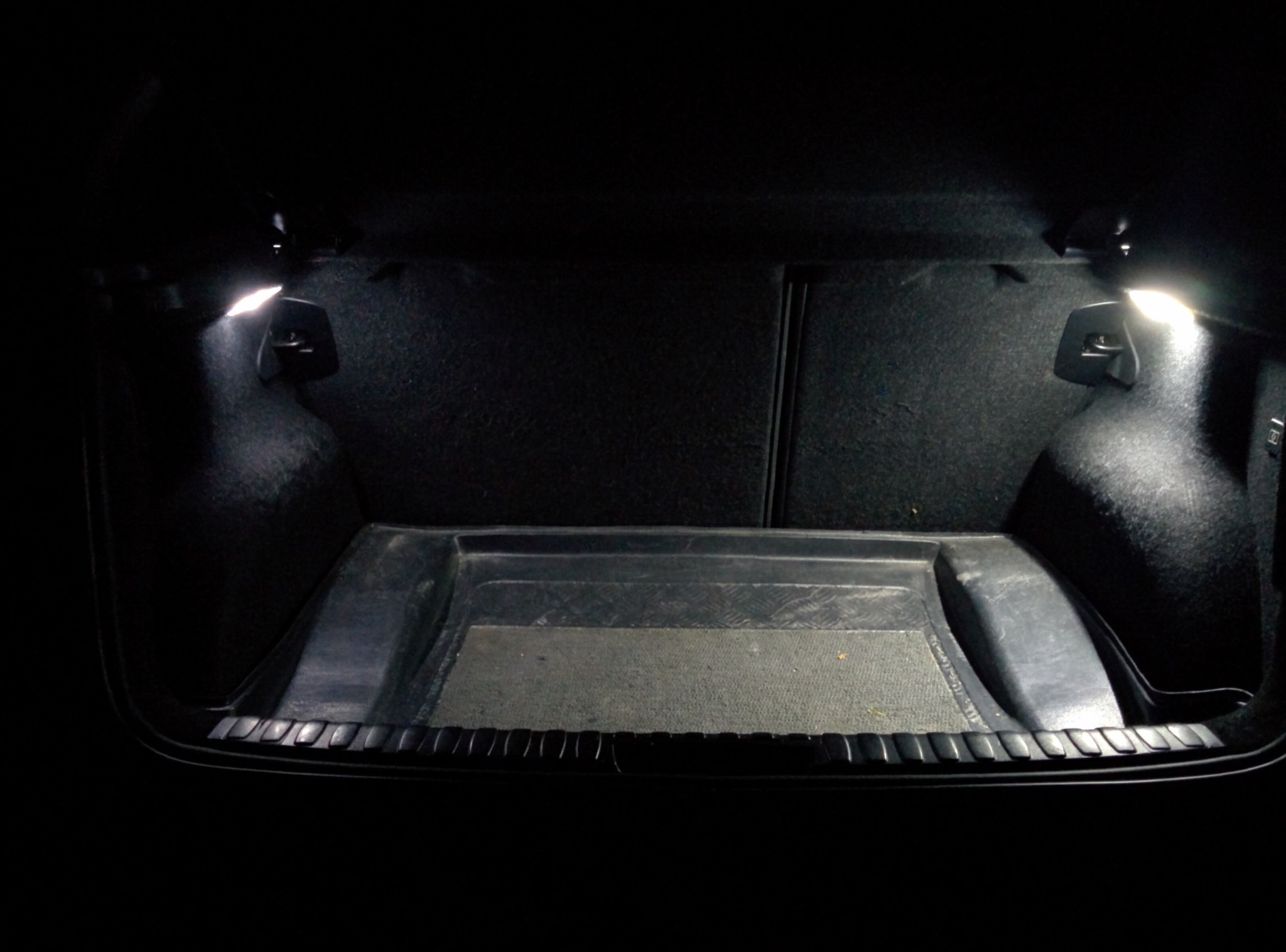 BMW 1er mit zweiter Kofferraumleuchte in LED